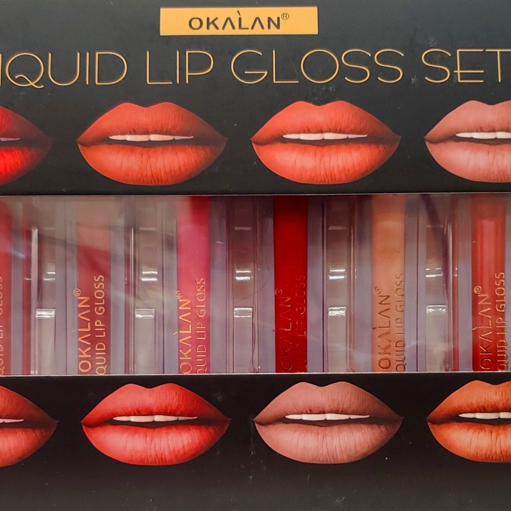 Liquid lip gloss
